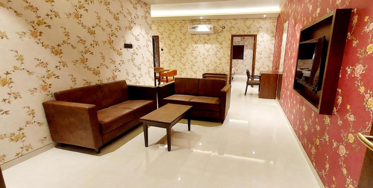 Hotel Madhuban Silvassa Exterior foto